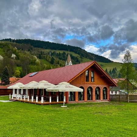 Biotour Camping & Restaurant Ghimeş-Făget Buitenkant foto