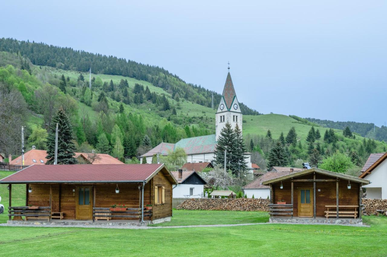 Biotour Camping & Restaurant Ghimeş-Făget Buitenkant foto