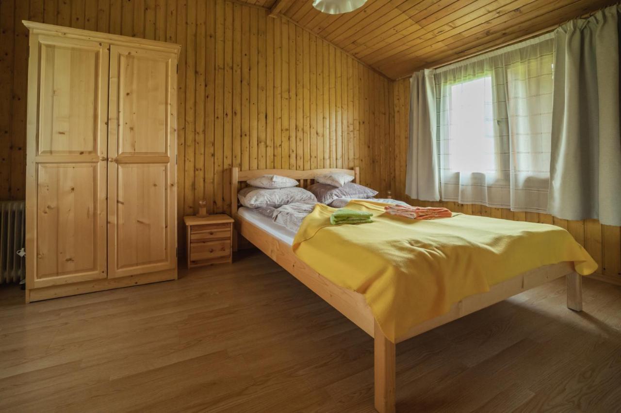 Biotour Camping & Restaurant Ghimeş-Făget Buitenkant foto