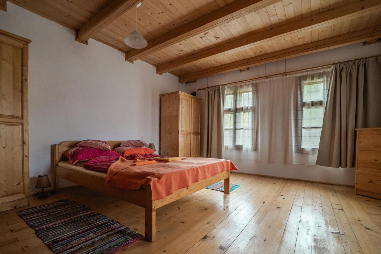Biotour Camping & Restaurant Ghimeş-Făget Buitenkant foto