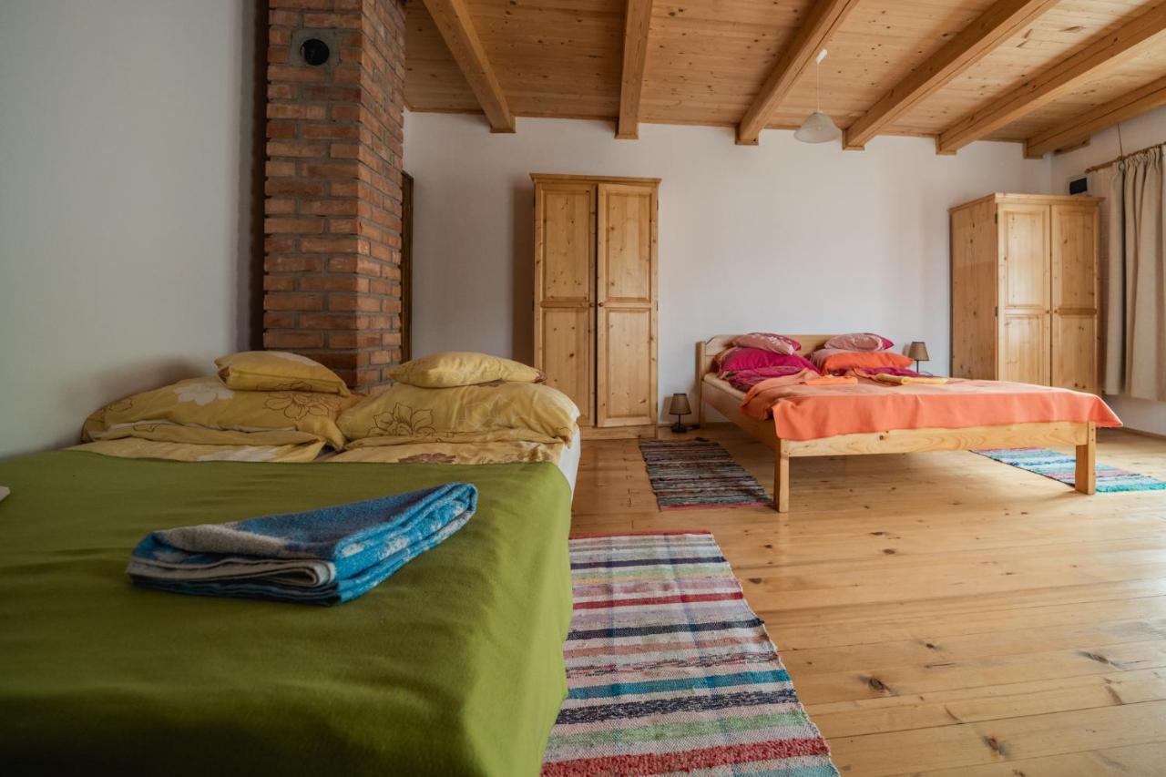 Biotour Camping & Restaurant Ghimeş-Făget Buitenkant foto