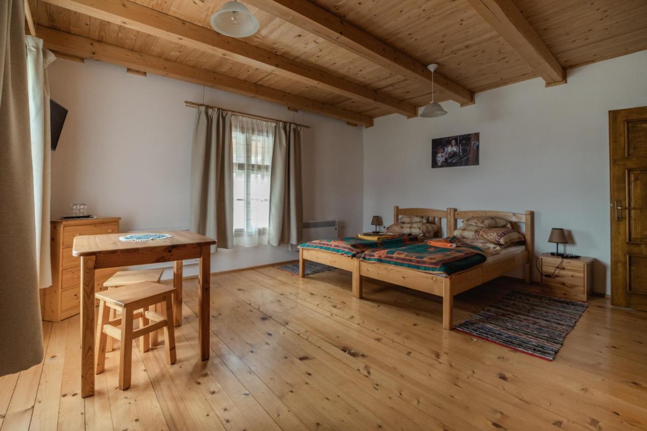 Biotour Camping & Restaurant Ghimeş-Făget Buitenkant foto