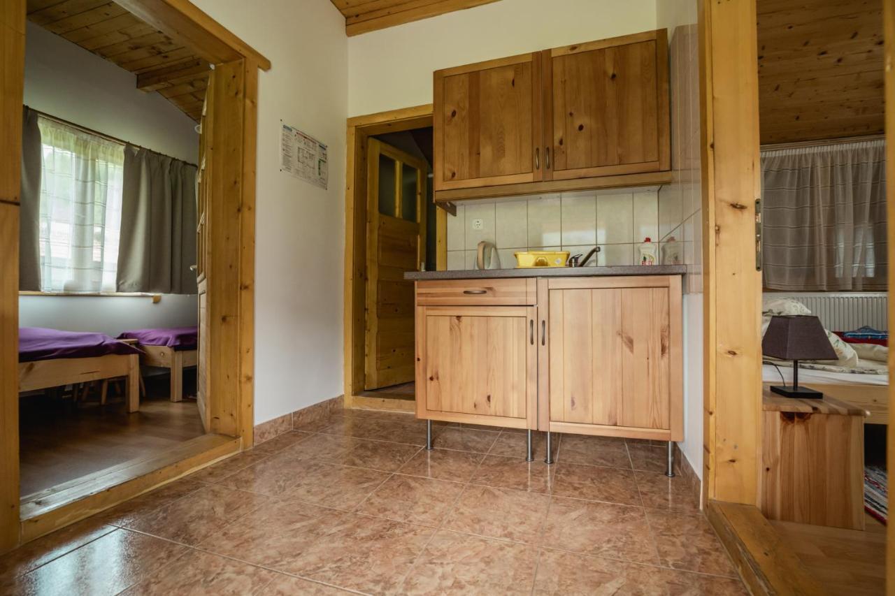Biotour Camping & Restaurant Ghimeş-Făget Buitenkant foto