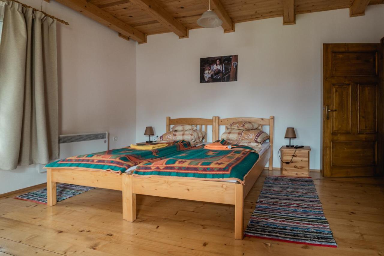 Biotour Camping & Restaurant Ghimeş-Făget Buitenkant foto