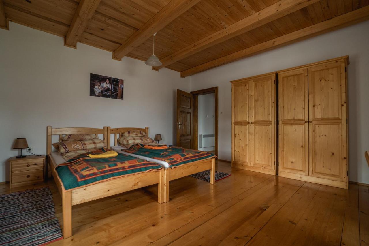 Biotour Camping & Restaurant Ghimeş-Făget Buitenkant foto