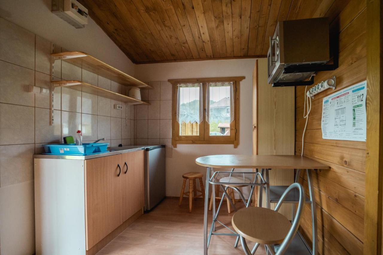 Biotour Camping & Restaurant Ghimeş-Făget Buitenkant foto
