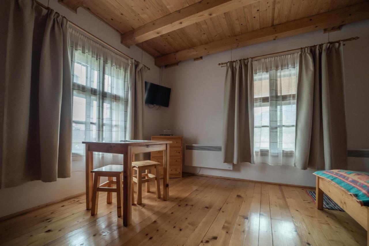 Biotour Camping & Restaurant Ghimeş-Făget Buitenkant foto
