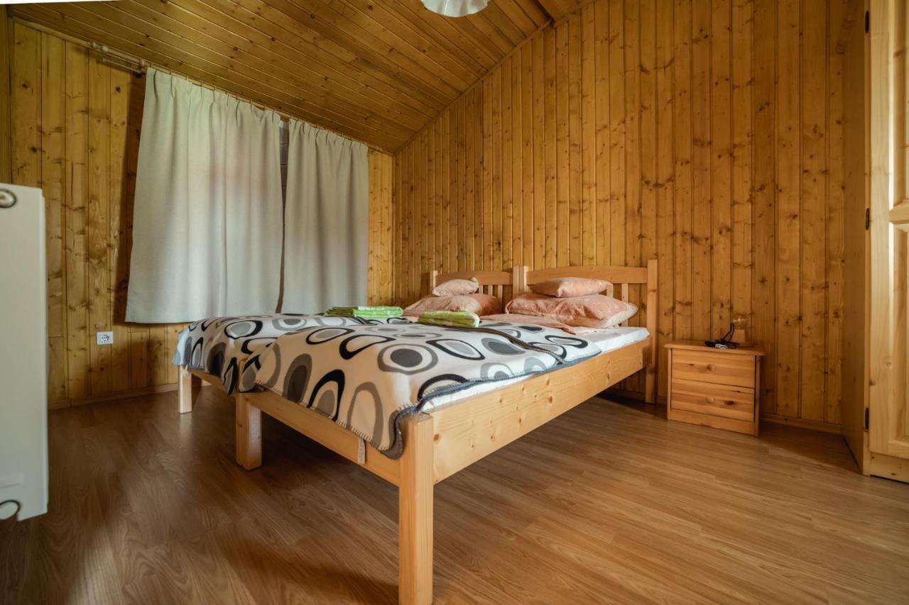 Biotour Camping & Restaurant Ghimeş-Făget Buitenkant foto