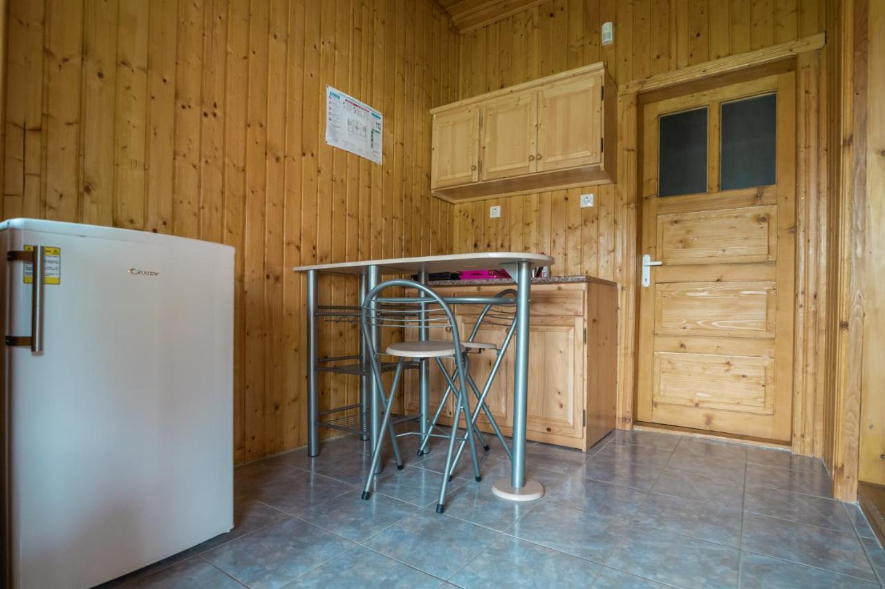 Biotour Camping & Restaurant Ghimeş-Făget Buitenkant foto