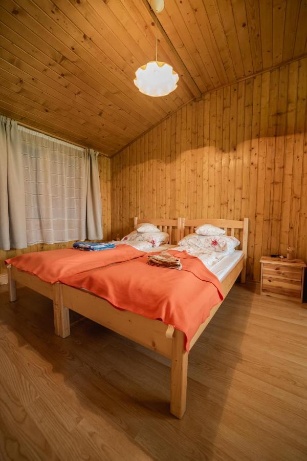 Biotour Camping & Restaurant Ghimeş-Făget Buitenkant foto